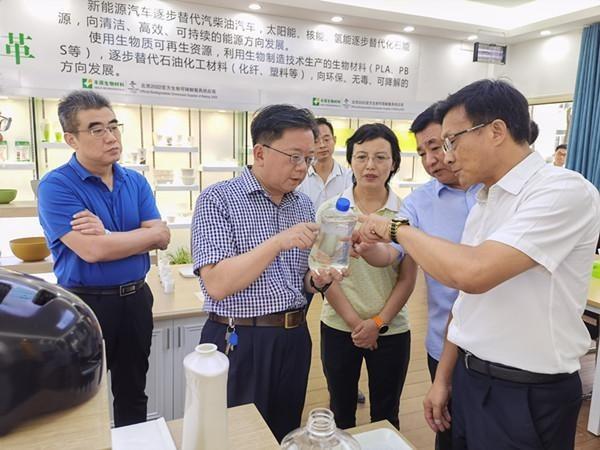 7月27日,省市场监管局一级巡视员高宗宏赴蚌埠市调研生物基类新材料